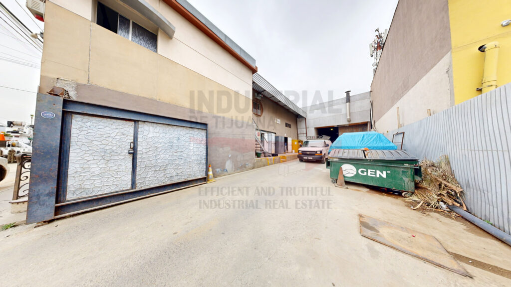 Warehouse loading and unloading area in Tijuana – 1468 m² property for sale