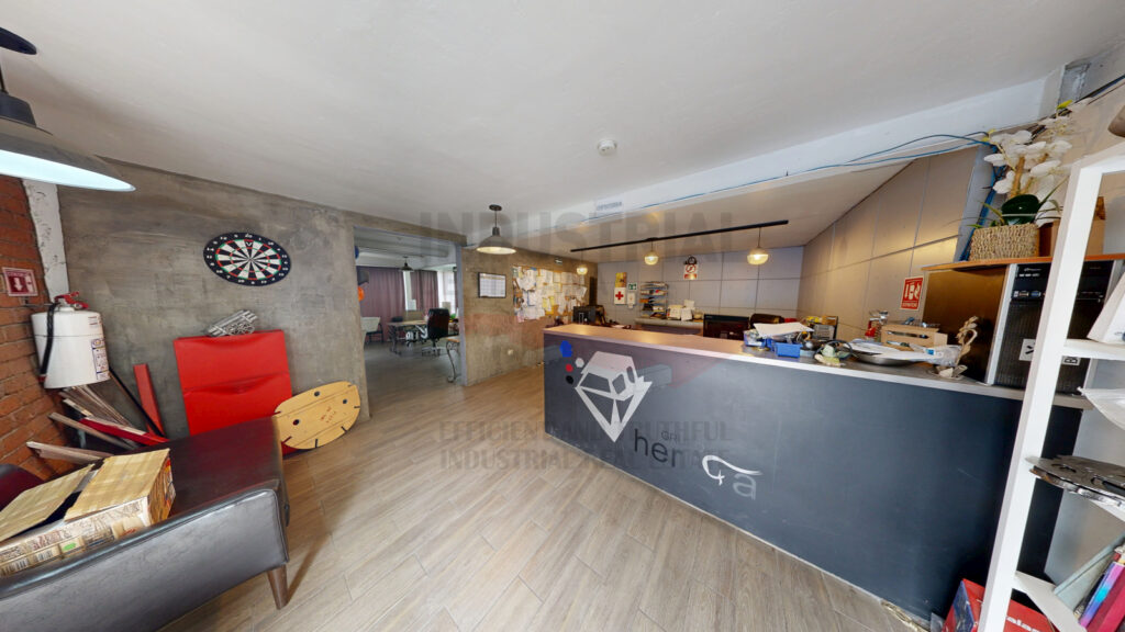 Office space inside 1468 m² warehouse for sale in Tijuana